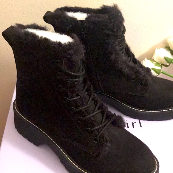 NWT Madden Girl Carra Faux-Fur Combat Booties 7 - Picture 9 of 12